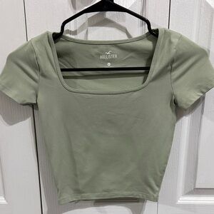 Hollister Women's Light Green Short Sleeve Top